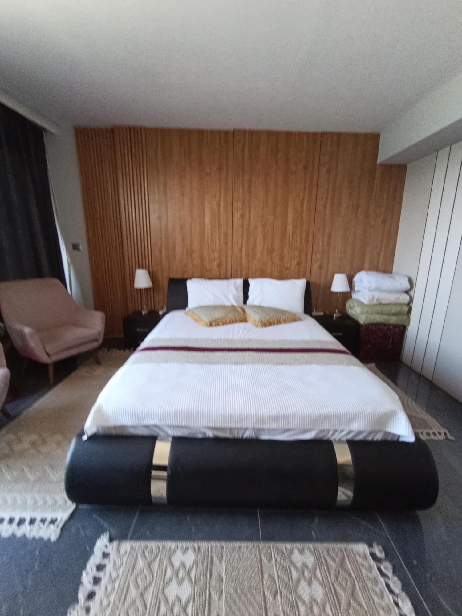 Penthouse Apartment On The Beach バト・ヤム エクステリア 写真