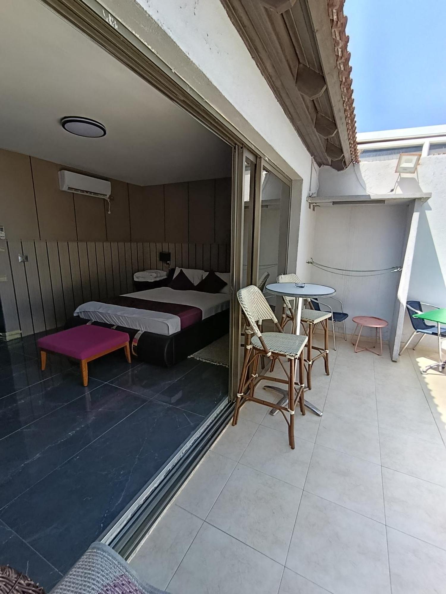 Penthouse Apartment On The Beach バト・ヤム 部屋 写真