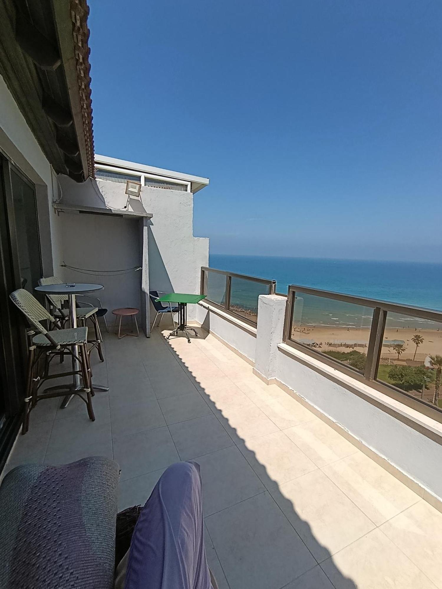 Penthouse Apartment On The Beach バト・ヤム 部屋 写真