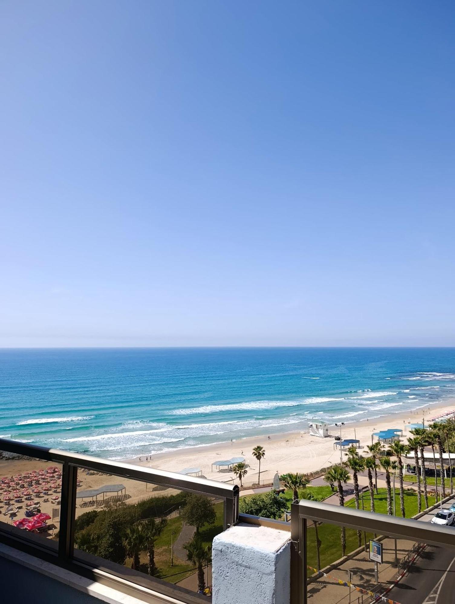 Penthouse Apartment On The Beach バト・ヤム 部屋 写真
