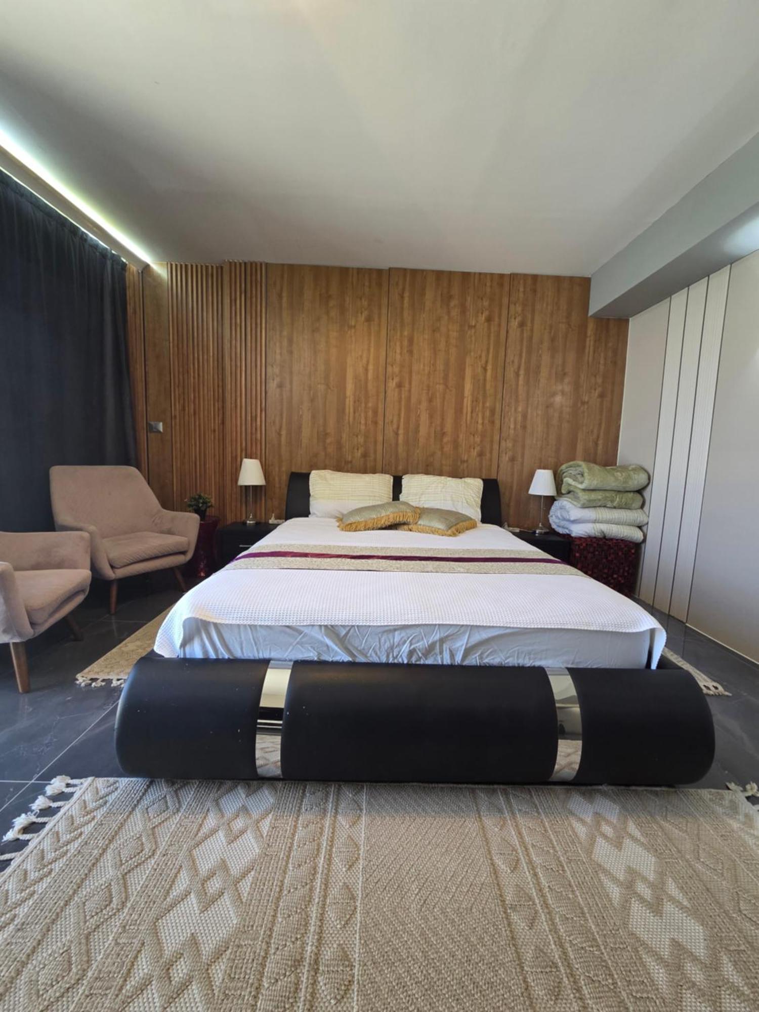 Penthouse Apartment On The Beach バト・ヤム 部屋 写真