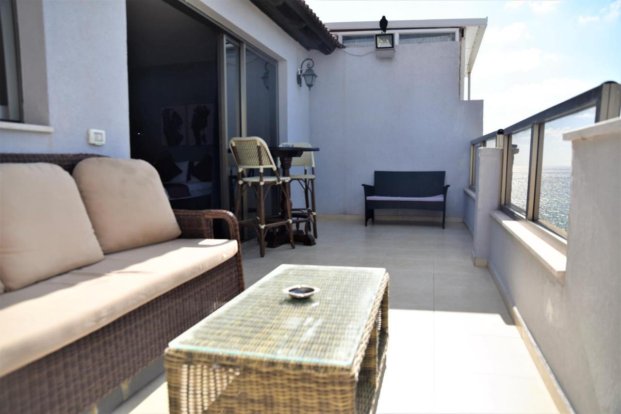 Penthouse Apartment On The Beach バト・ヤム エクステリア 写真