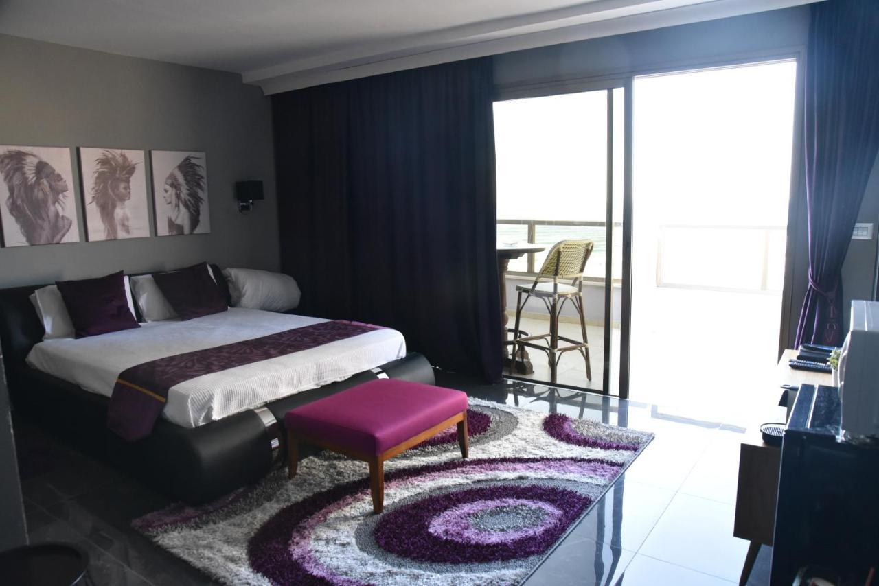 Penthouse Apartment On The Beach バト・ヤム エクステリア 写真