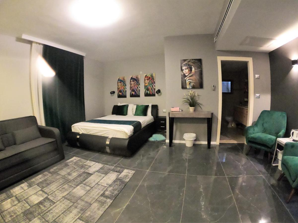 Penthouse Apartment On The Beach バト・ヤム エクステリア 写真