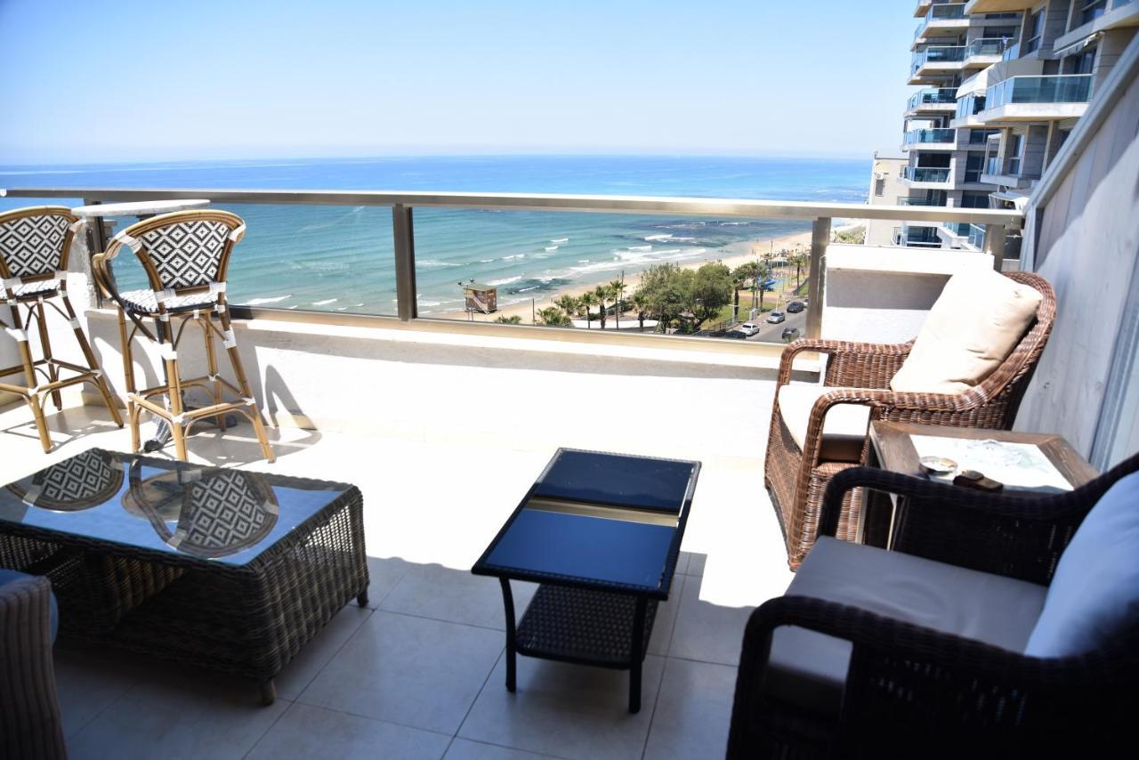 Penthouse Apartment On The Beach バト・ヤム エクステリア 写真